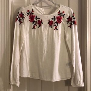 Knitted shirt with flower detail embroidered - Size 4